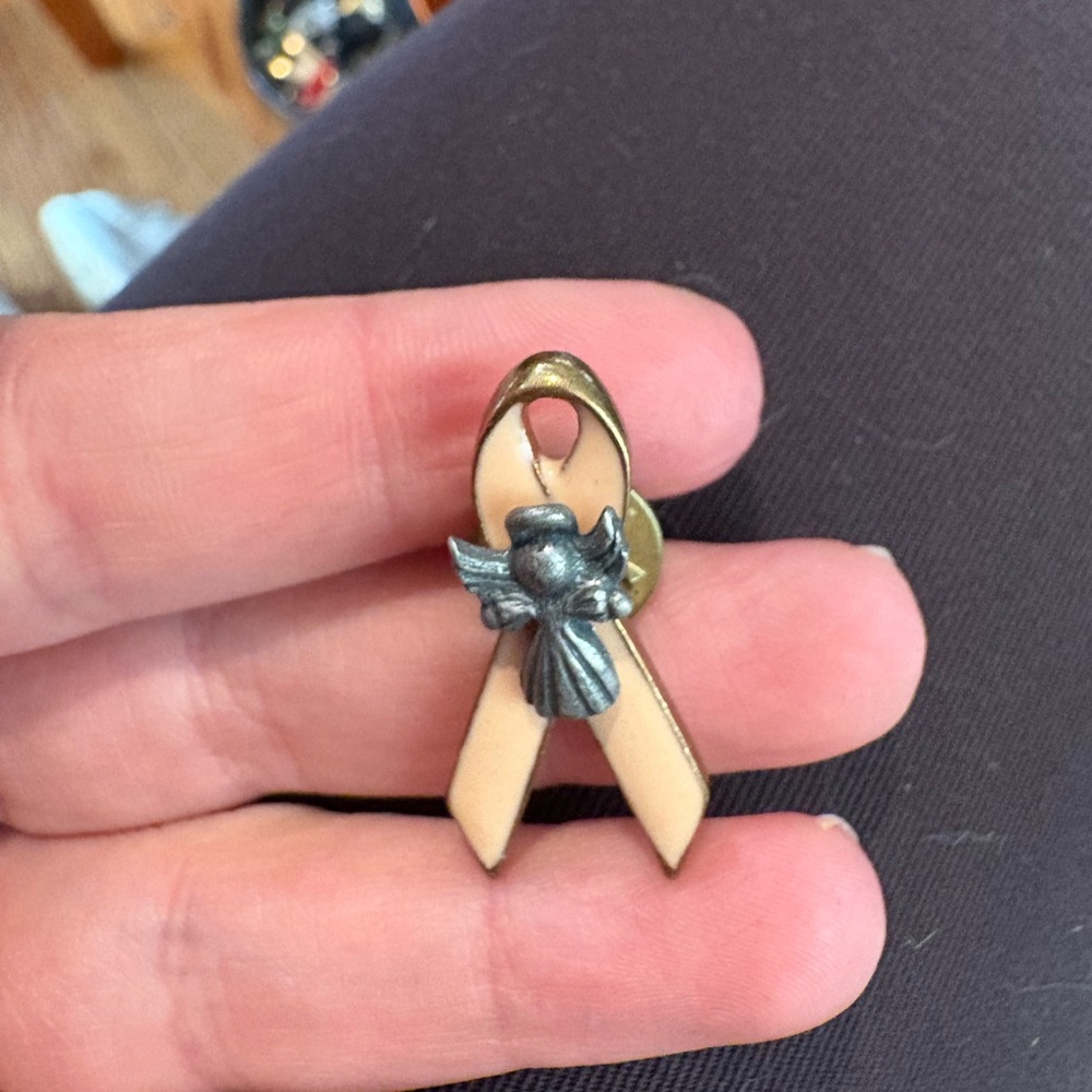 Free vintage‎ breast cancer Angel Ribbon Brooch
